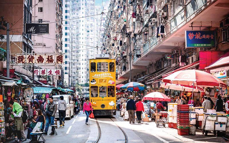 中國(guó)香港移民要不要中介？探討移民中國(guó)香港時(shí)是否需要中介服務(wù)的利與弊